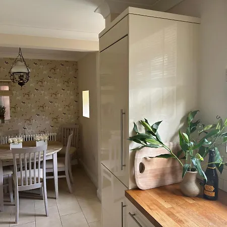 Grove * Scalby (North Yorkshire)