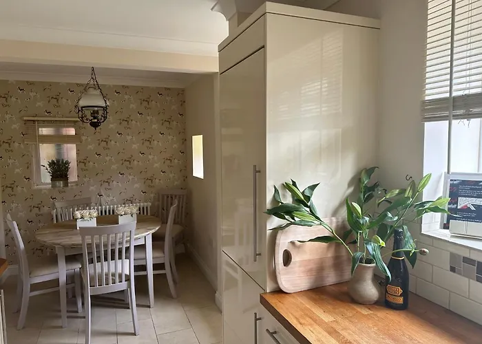 Grove * Scalby (North Yorkshire)